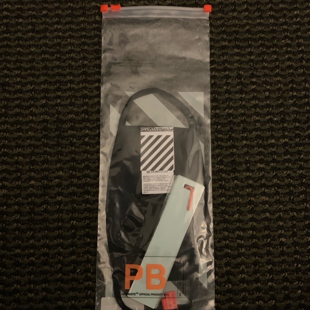 Off-White TR six mask